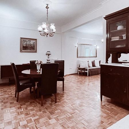 Vintage 2-Bedroom Apt In The Heart Of The City Atenas Exterior foto