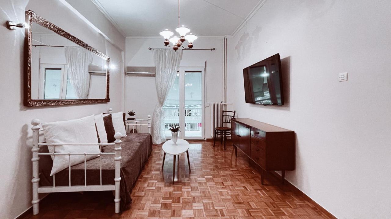 Vintage 2-Bedroom Apt In The Heart Of The City Atenas Exterior foto
