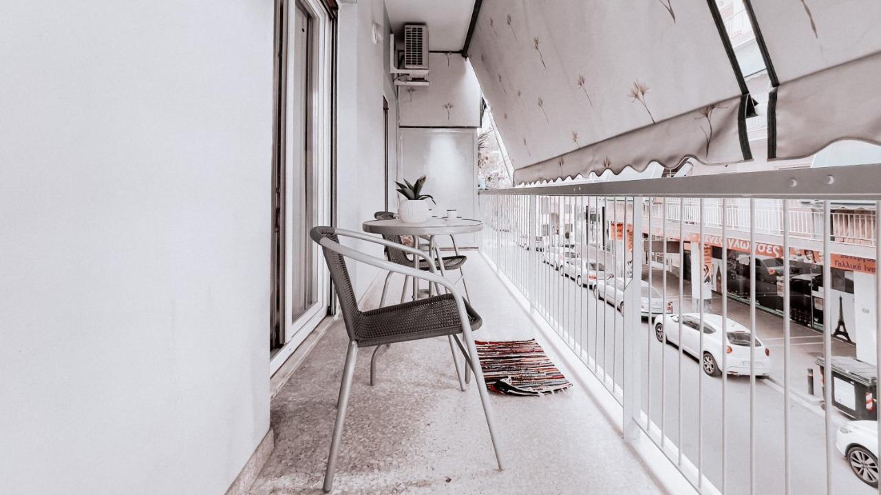 Vintage 2-Bedroom Apt In The Heart Of The City Atenas Exterior foto