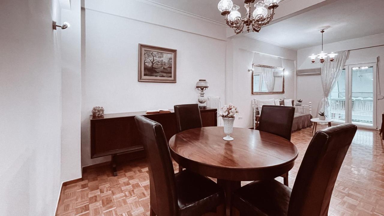 Vintage 2-Bedroom Apt In The Heart Of The City Atenas Exterior foto