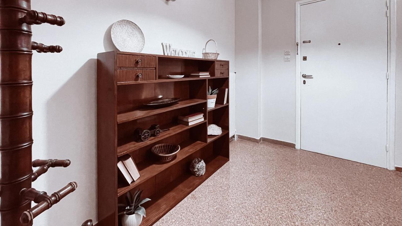 Vintage 2-Bedroom Apt In The Heart Of The City Atenas Exterior foto