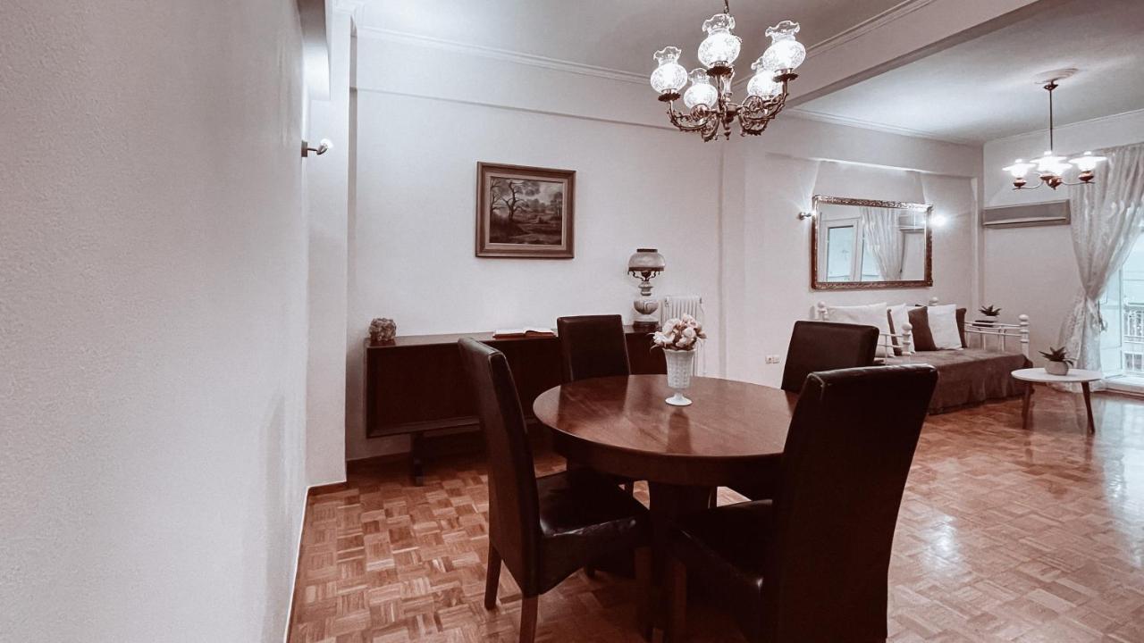 Vintage 2-Bedroom Apt In The Heart Of The City Atenas Exterior foto