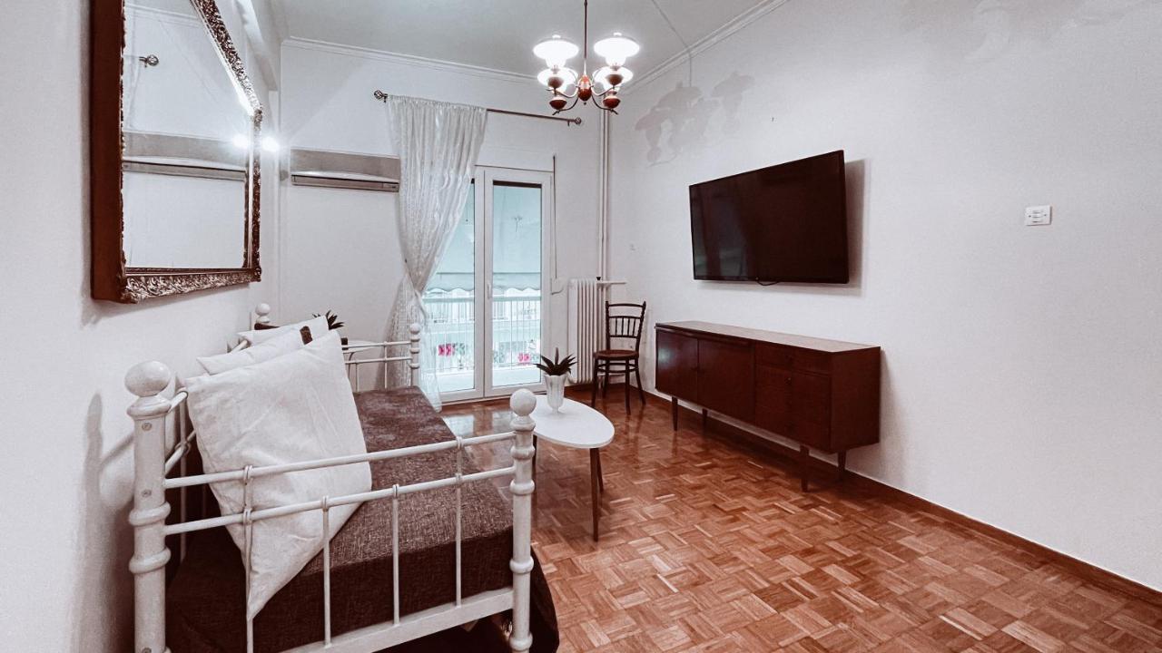 Vintage 2-Bedroom Apt In The Heart Of The City Atenas Exterior foto